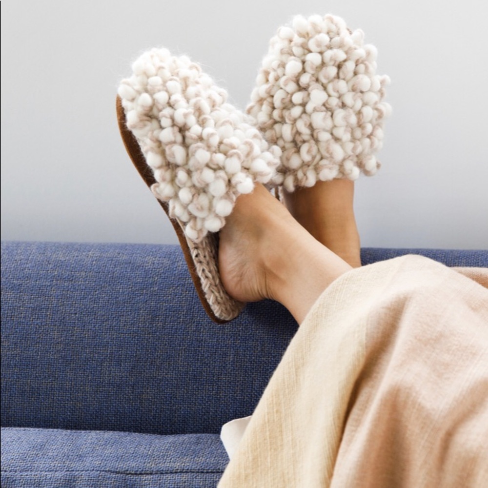 Ariana Bohling oatmeal hoops scuffs/Slides (M) Slippers 7 8 9